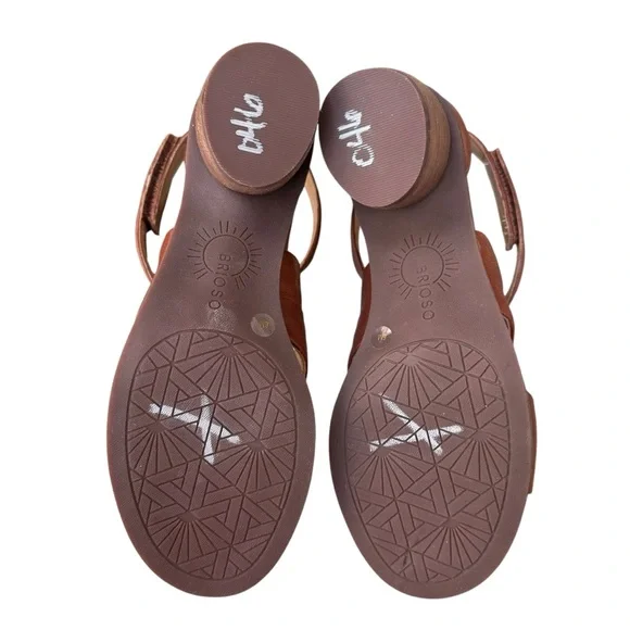 Brioso Verandah Brown Genuine Leather Strappy Design Block Heel Sandals - Picture 7 of 9